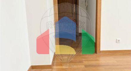 Residential - Condo/Apartment - T1 - Lumiar, Lisbon - PT