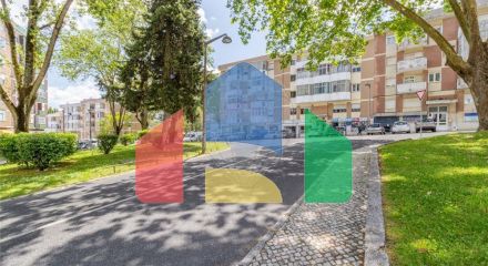 Residential - Condo/Apartment - T3 - Rio de Mouro, Sintra - PT