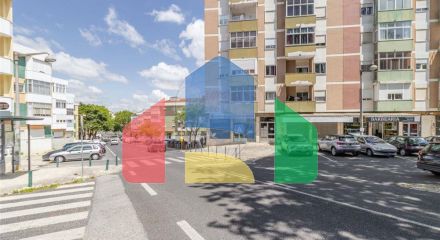 Residential - Condo/Apartment - T3 - Rio de Mouro, Sintra - PT