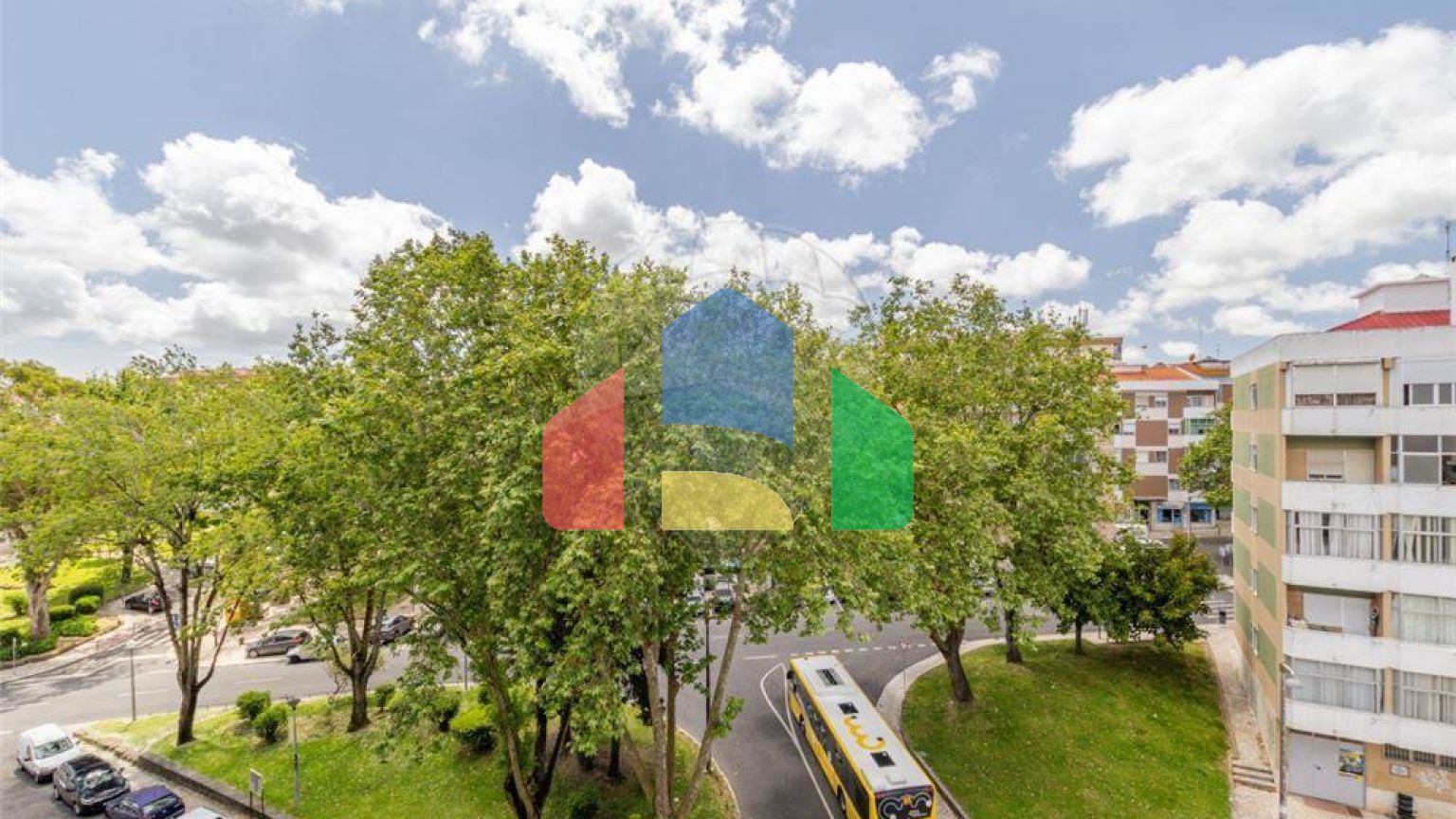 Residential - Condo/Apartment - T3 - Rio de Mouro, Sintra - PT