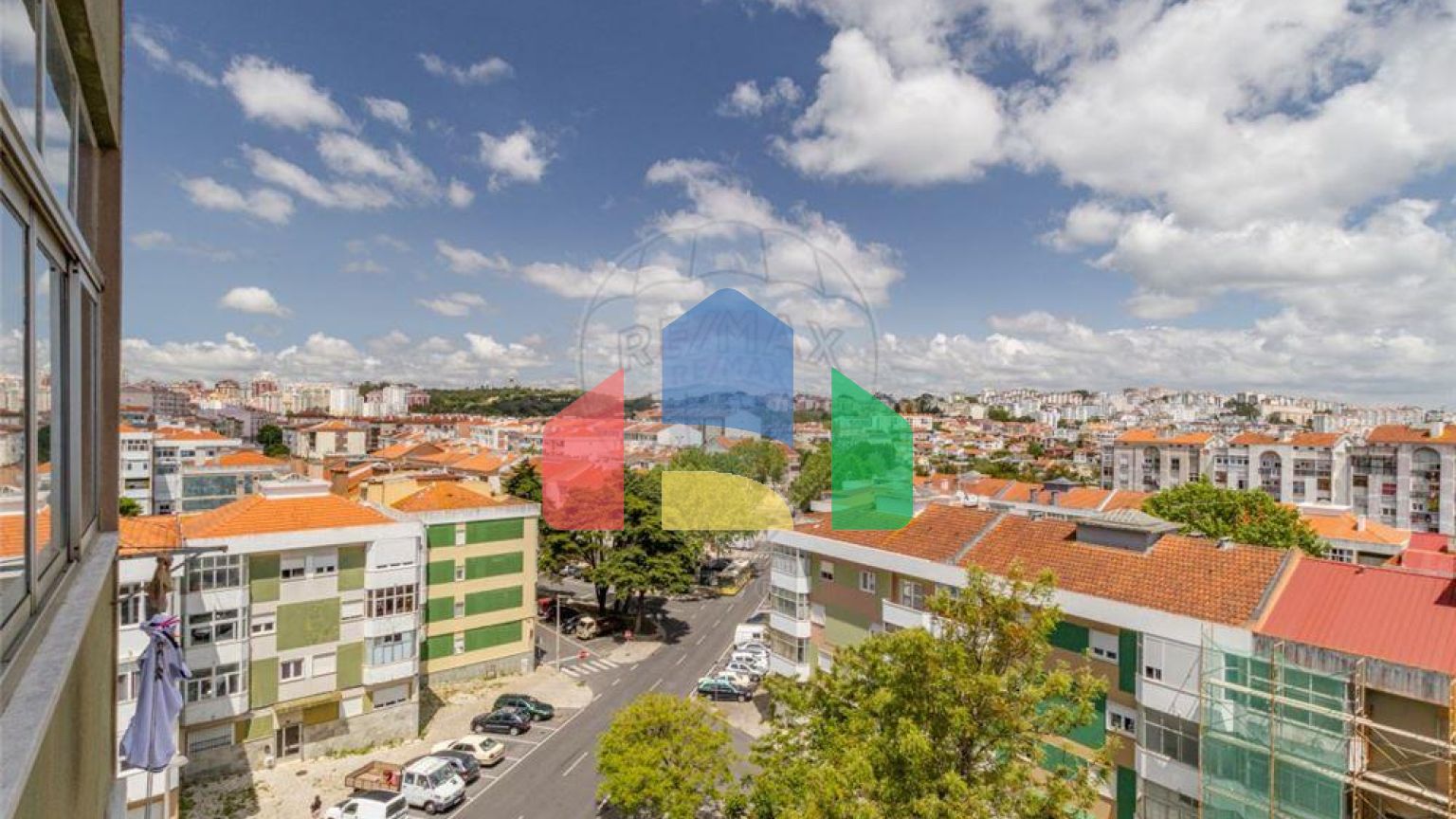 Residential - Condo/Apartment - T3 - Rio de Mouro, Sintra - PT