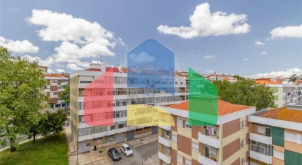 Residential - Condo/Apartment - T3 - Rio de Mouro, Sintra - PT