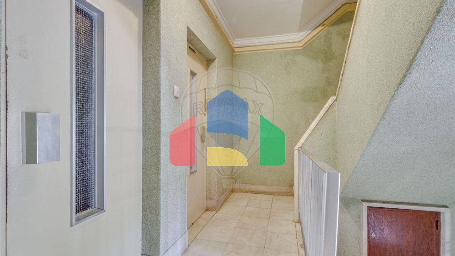 Residential - Condo/Apartment - T3 - Rio de Mouro, Sintra - PT