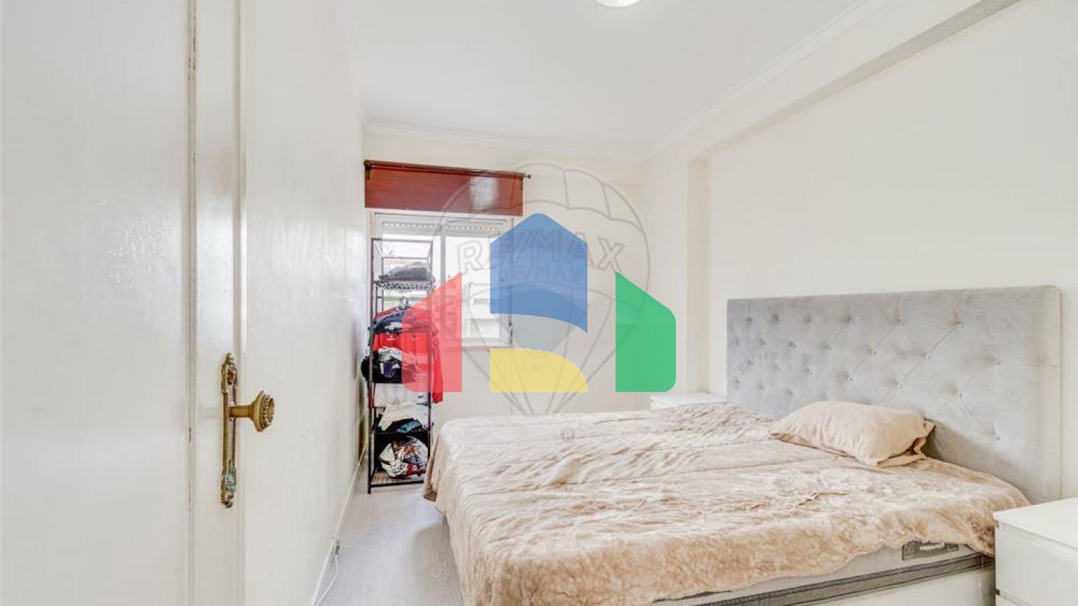 Residential - Condo/Apartment - T3 - Rio de Mouro, Sintra - PT