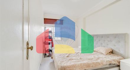 Residential - Condo/Apartment - T3 - Rio de Mouro, Sintra - PT