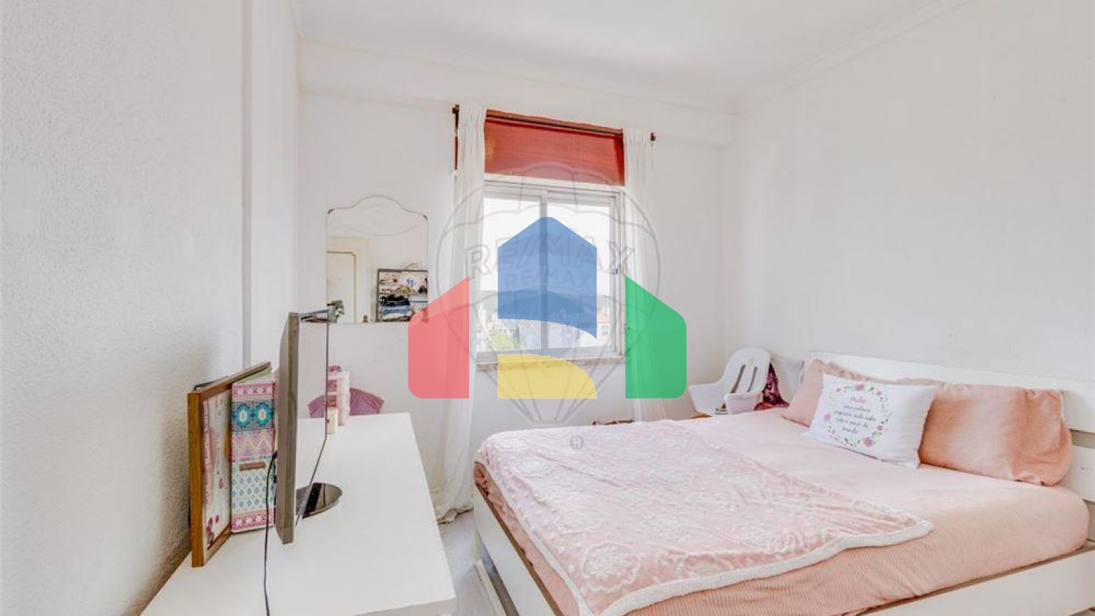 Residential - Condo/Apartment - T3 - Rio de Mouro, Sintra - PT