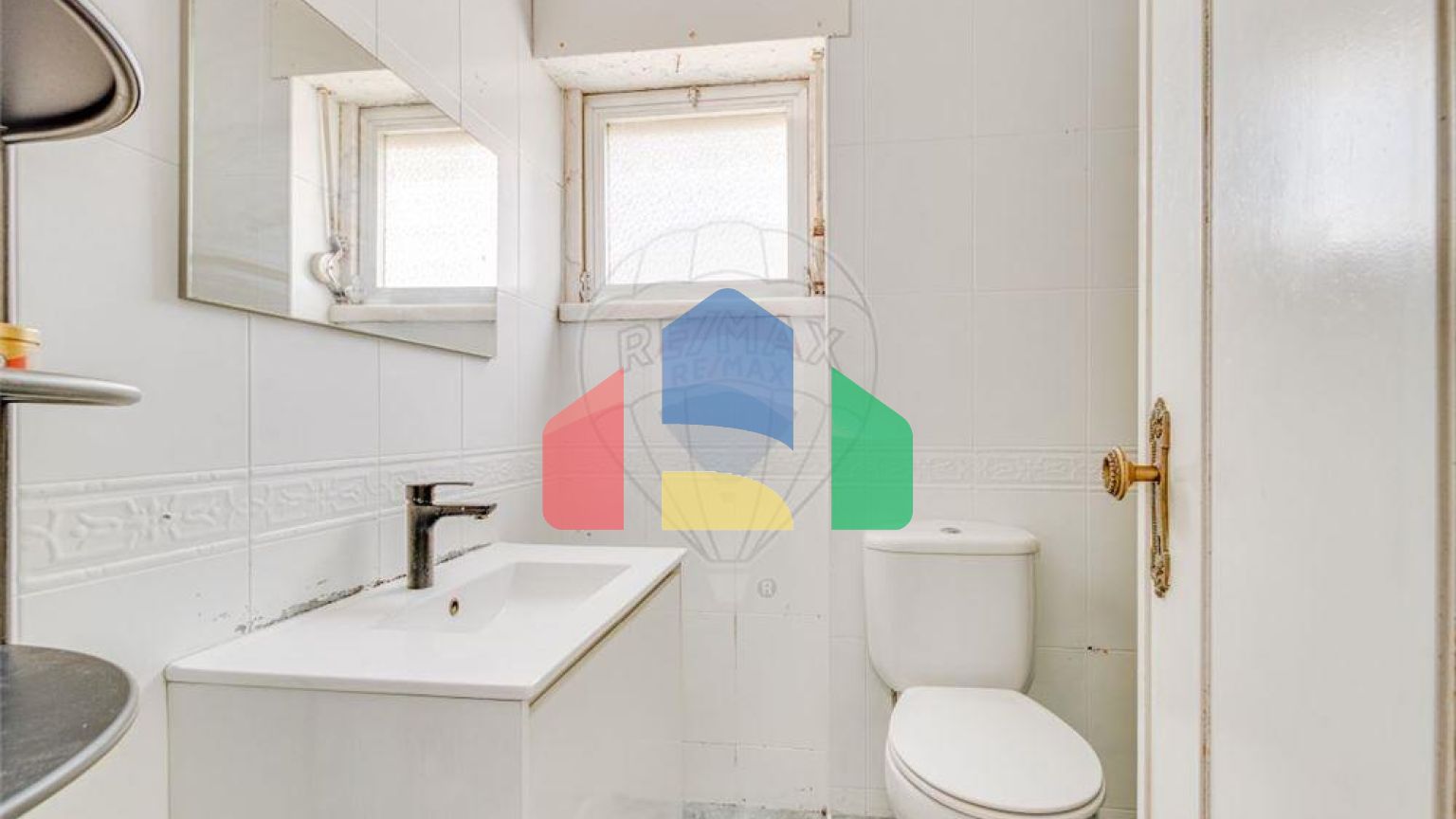 Residential - Condo/Apartment - T3 - Rio de Mouro, Sintra - PT