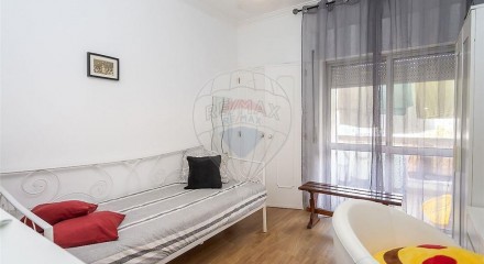 Residential - Condo/Apartment - T3 - Rio de Mouro, Sintra - PT