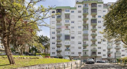 Residential - Condo/Apartment - T3 - Rio de Mouro, Sintra - PT