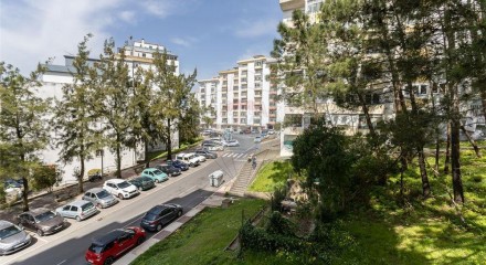 Residential - Condo/Apartment - T3 - Rio de Mouro, Sintra - PT