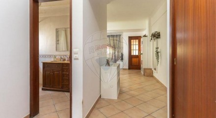 Residential - Condo/Apartment - T3 - Rio de Mouro, Sintra - PT