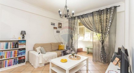 Residential - Condo/Apartment - T3 - Rio de Mouro, Sintra - PT