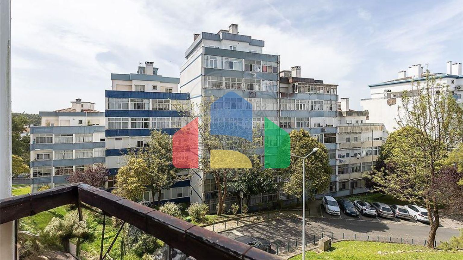 Residential - Condo/Apartment - T3 - Rio de Mouro, Sintra - PT