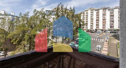 Residential - Condo/Apartment - T3 - Rio de Mouro, Sintra - PT