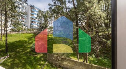 Residential - Condo/Apartment - T3 - Rio de Mouro, Sintra - PT