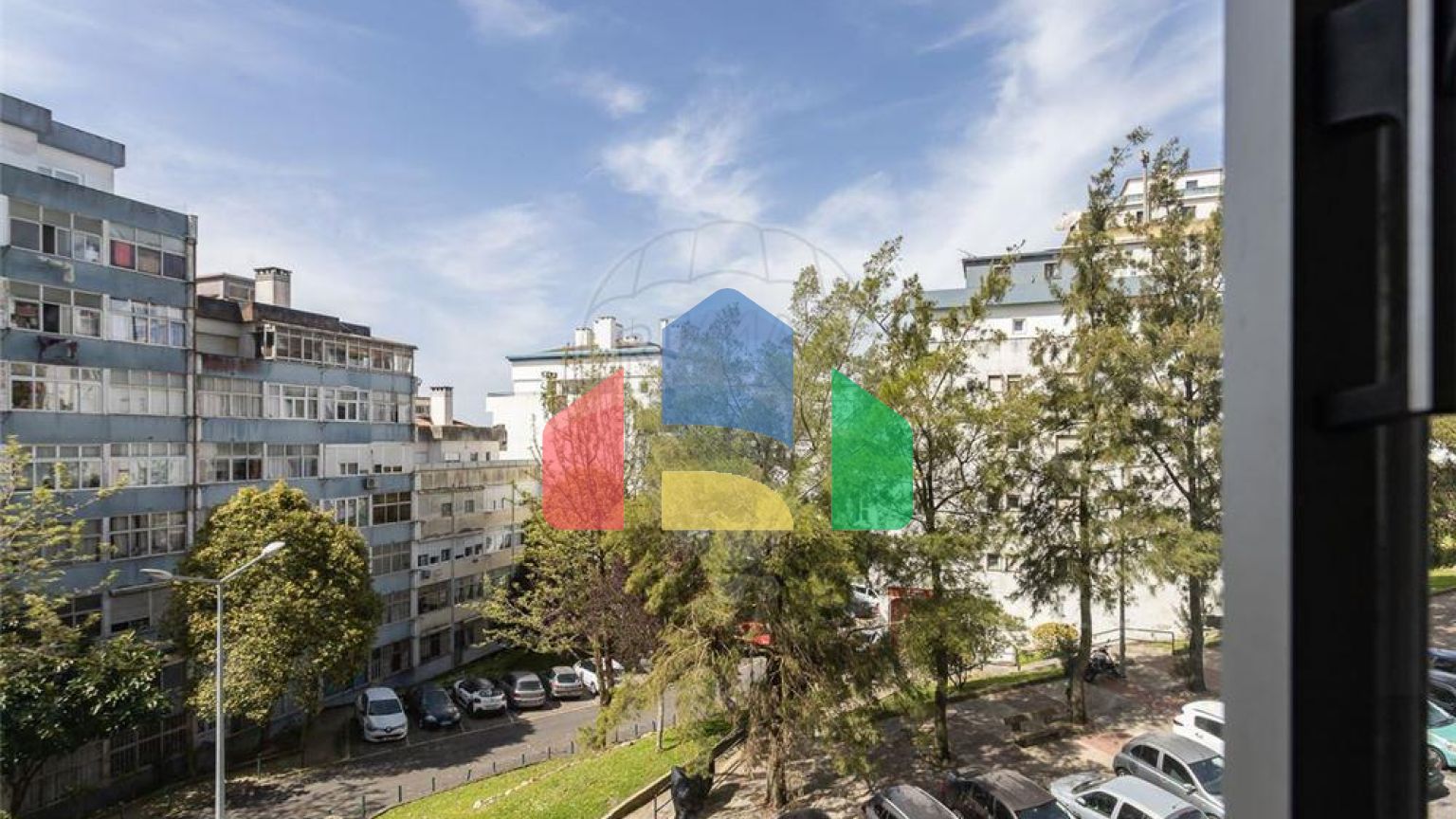 Residential - Condo/Apartment - T3 - Rio de Mouro, Sintra - PT