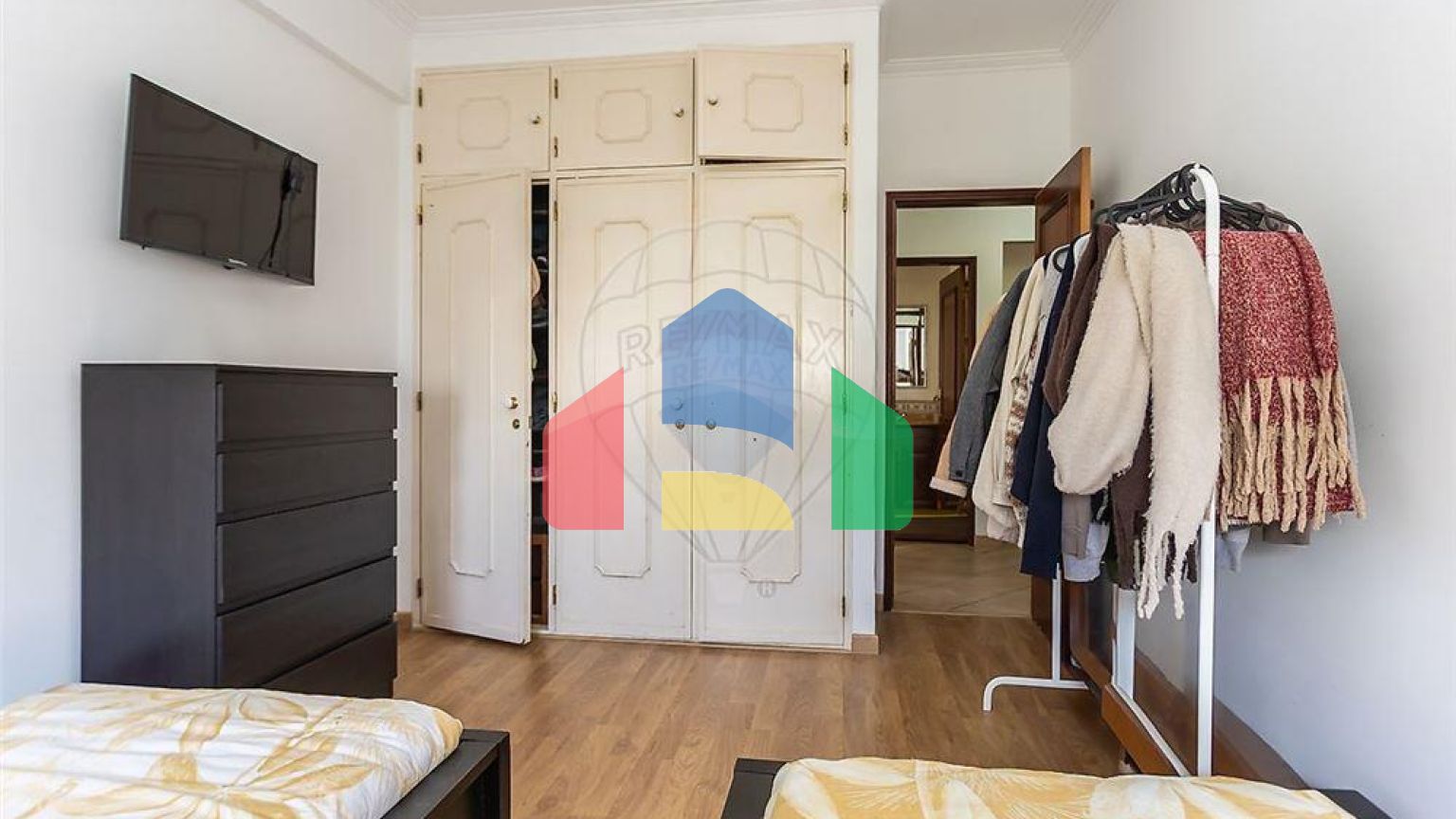 Residential - Condo/Apartment - T3 - Rio de Mouro, Sintra - PT