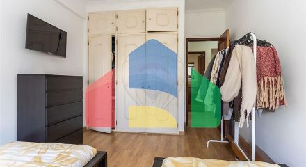 Residential - Condo/Apartment - T3 - Rio de Mouro, Sintra - PT