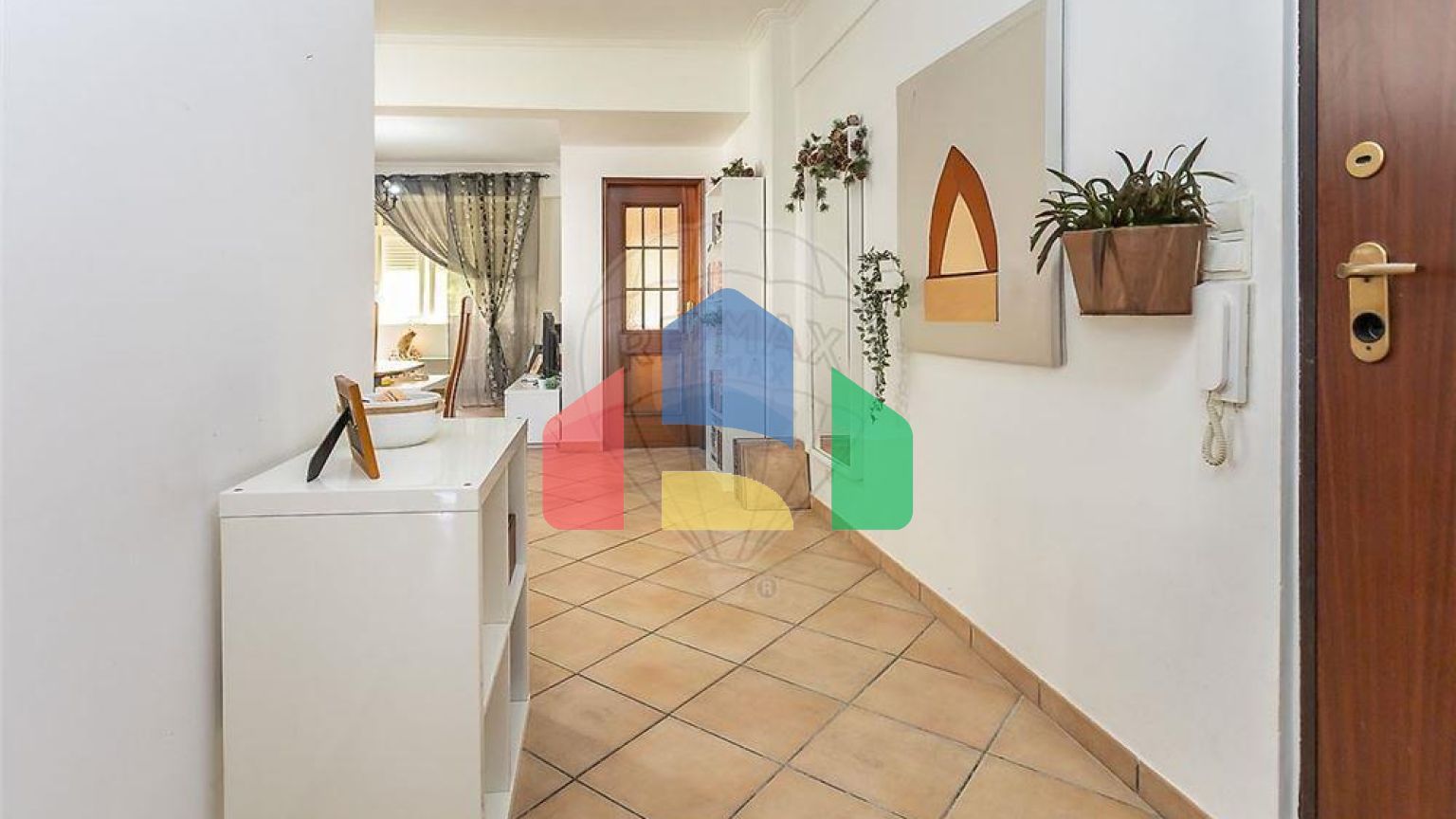 Residential - Condo/Apartment - T3 - Rio de Mouro, Sintra - PT