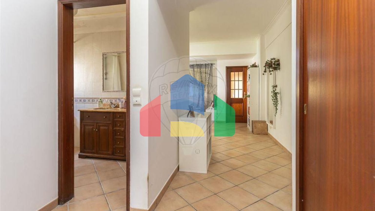 Residential - Condo/Apartment - T3 - Rio de Mouro, Sintra - PT