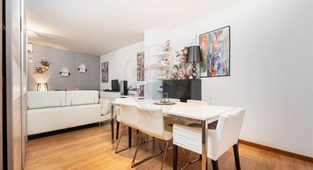Residential - Condo/Apartment - T2 - Rio de Mouro, Sintra - PT