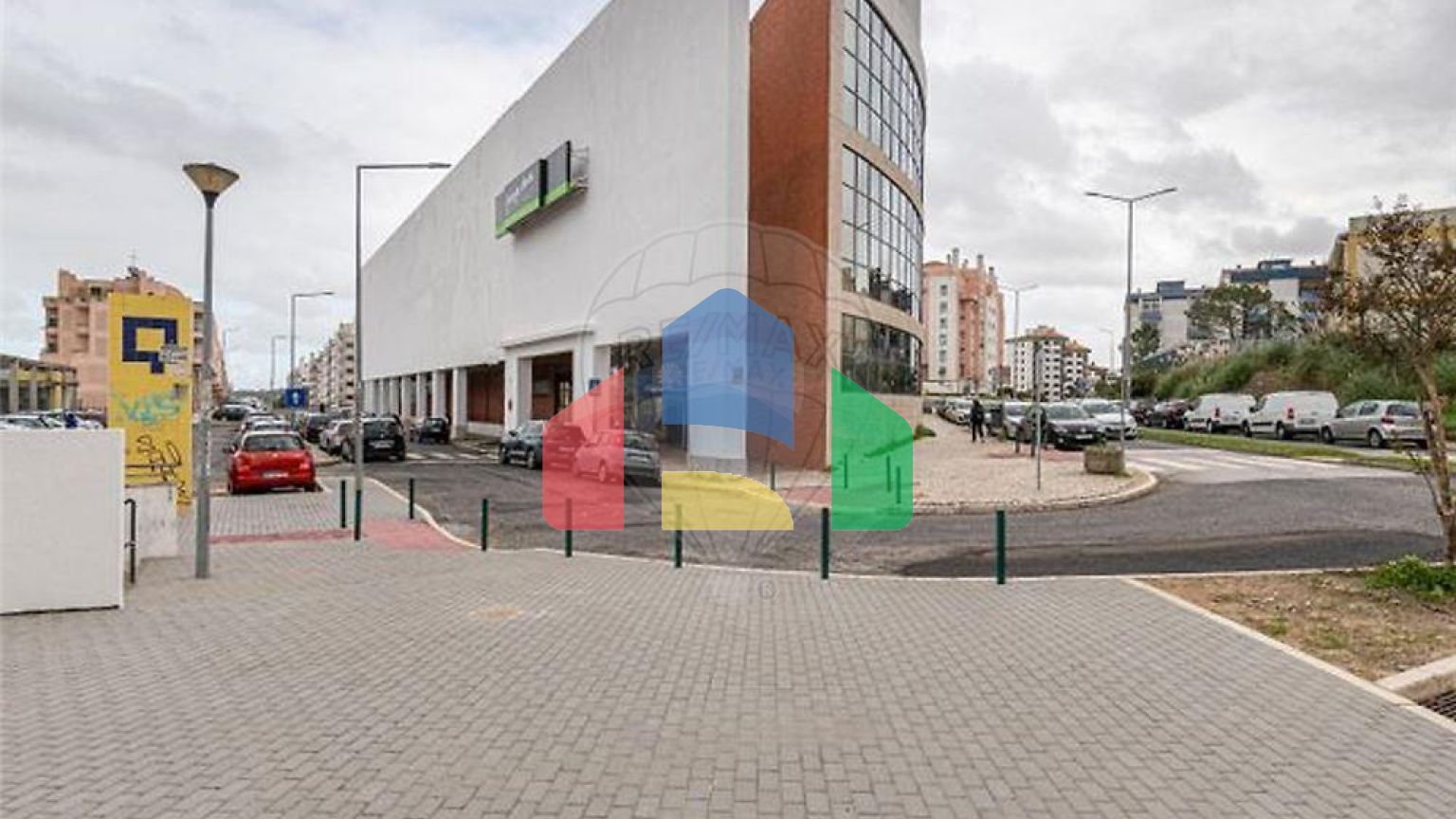 Residential - Condo/Apartment - T2 - Rio de Mouro, Sintra - PT