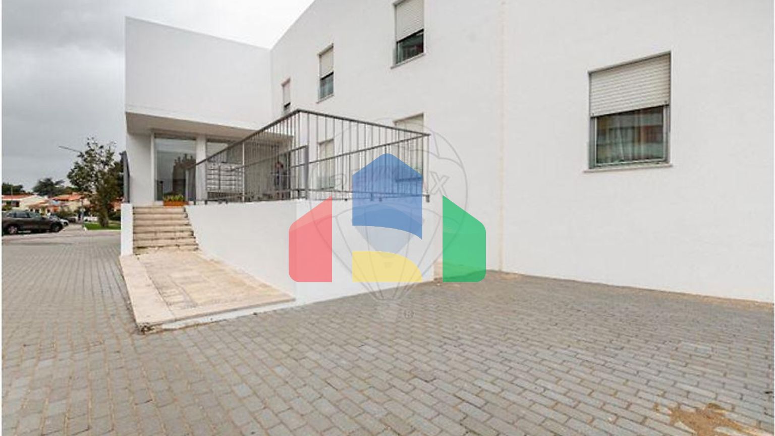 Residential - Condo/Apartment - T2 - Rio de Mouro, Sintra - PT