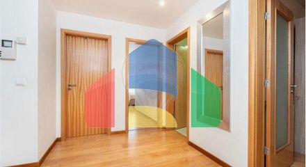 Residential - Condo/Apartment - T2 - Rio de Mouro, Sintra - PT