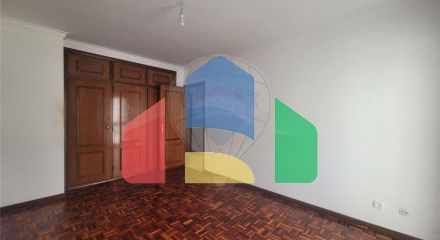 Residential - Condo/Apartment - T3 - Rio de Mouro, Sintra - PT