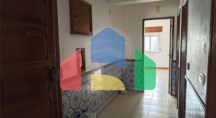 Residential - Condo/Apartment - T2 - Rio de Mouro, Sintra - PT