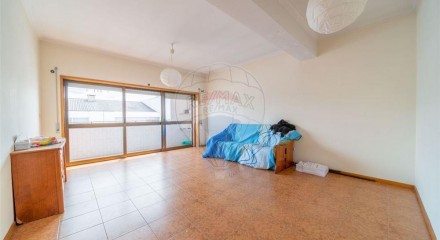 Residential - Condo/Apartment - T2 - Torrados e Sousa, Felgueiras - PT