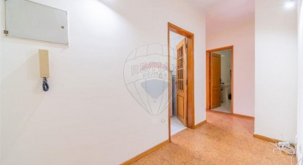 Residential - Condo/Apartment - T2 - Torrados e Sousa, Felgueiras - PT