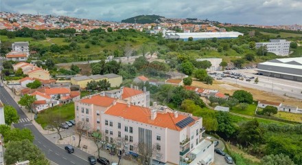 Residential - Condo/Apartment - T2 - Pontinha e Famões, Odivelas - PT