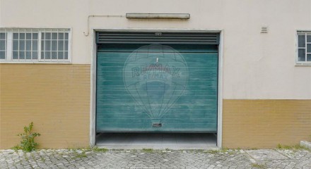 Residential - Condo/Apartment - T2 - Pontinha e Famões, Odivelas - PT