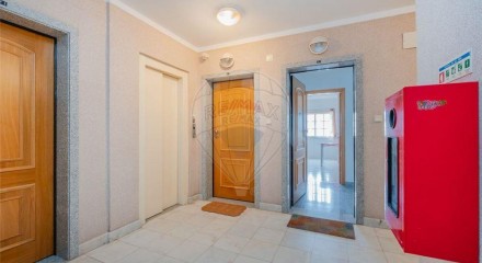 Residential - Condo/Apartment - T2 - Pontinha e Famões, Odivelas - PT