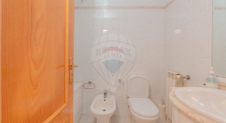 Residential - Condo/Apartment - T2 - Pontinha e Famões, Odivelas - PT