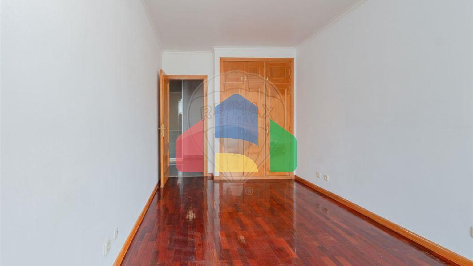 Residential - Condo/Apartment - T2 - Pontinha e Famões, Odivelas - PT