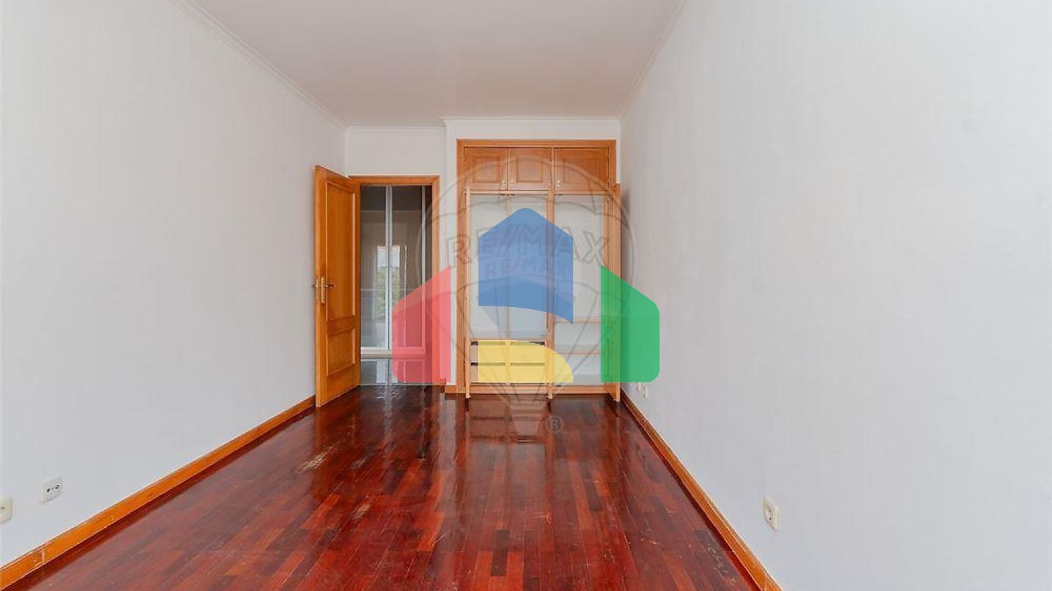 Residential - Condo/Apartment - T2 - Pontinha e Famões, Odivelas - PT