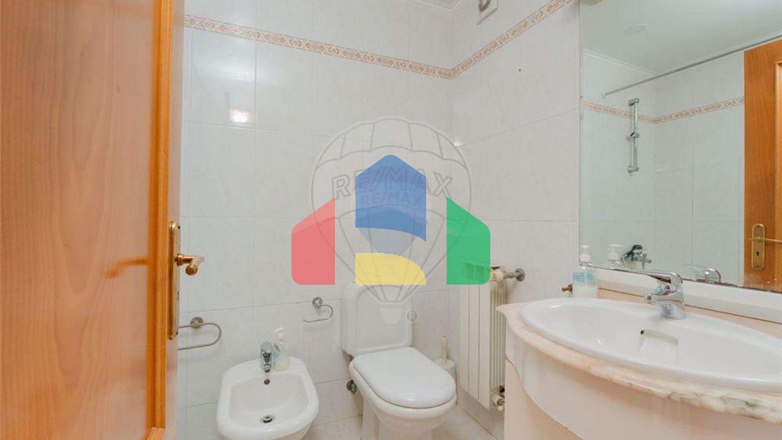 Residential - Condo/Apartment - T2 - Pontinha e Famões, Odivelas - PT