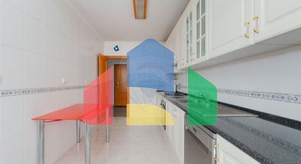 Residential - Condo/Apartment - T2 - Pontinha e Famões, Odivelas - PT