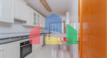 Residential - Condo/Apartment - T2 - Pontinha e Famões, Odivelas - PT