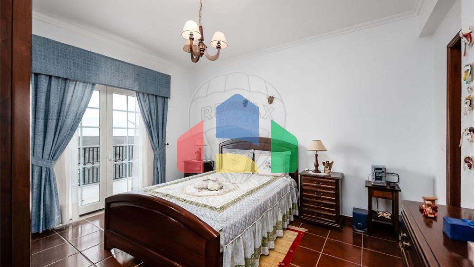 Residential - Single Family Home - T6 - Pontinha e Famões, Odivelas - PT