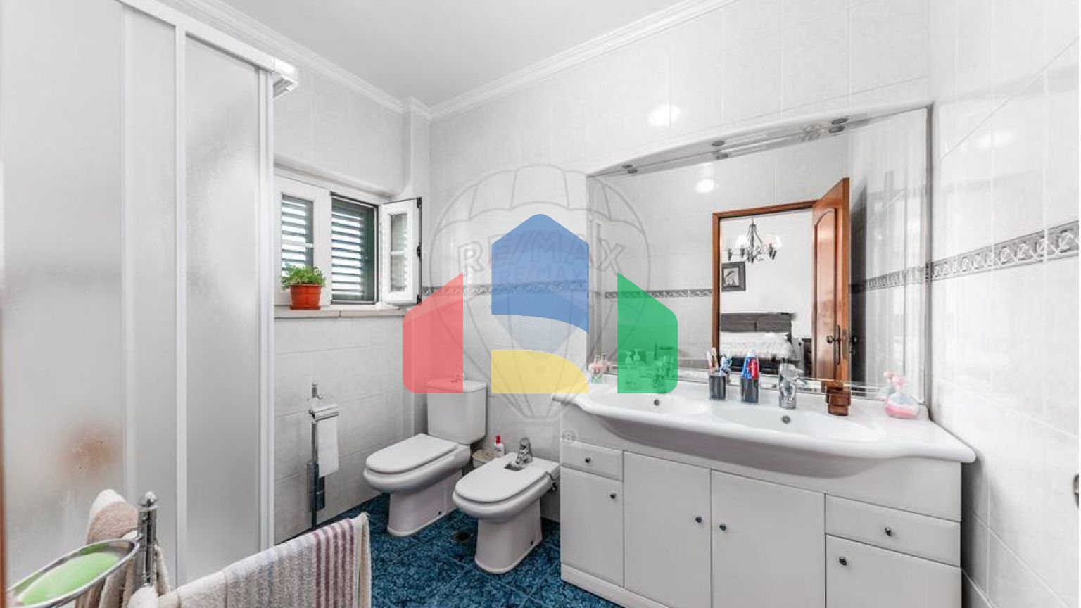 Residential - Single Family Home - T6 - Pontinha e Famões, Odivelas - PT