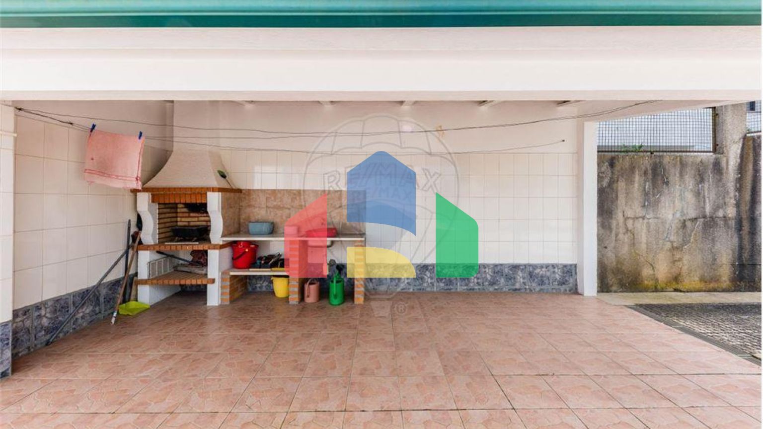 Residential - Single Family Home - T6 - Pontinha e Famões, Odivelas - PT