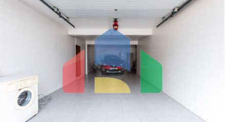 Residential - Single Family Home - T6 - Pontinha e Famões, Odivelas - PT