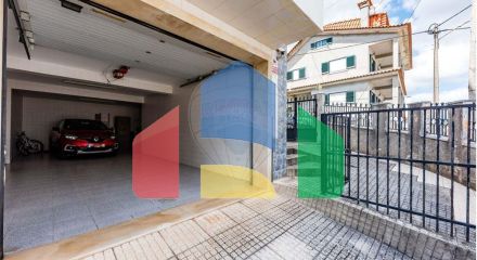 Residential - Single Family Home - T6 - Pontinha e Famões, Odivelas - PT