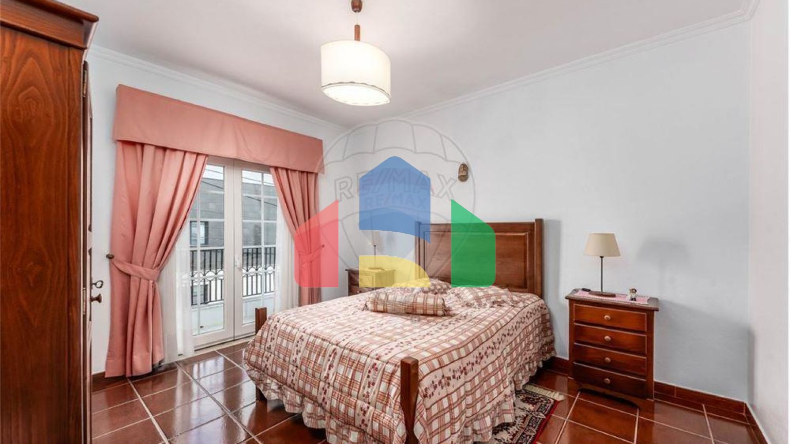 Residential - Single Family Home - T6 - Pontinha e Famões, Odivelas - PT