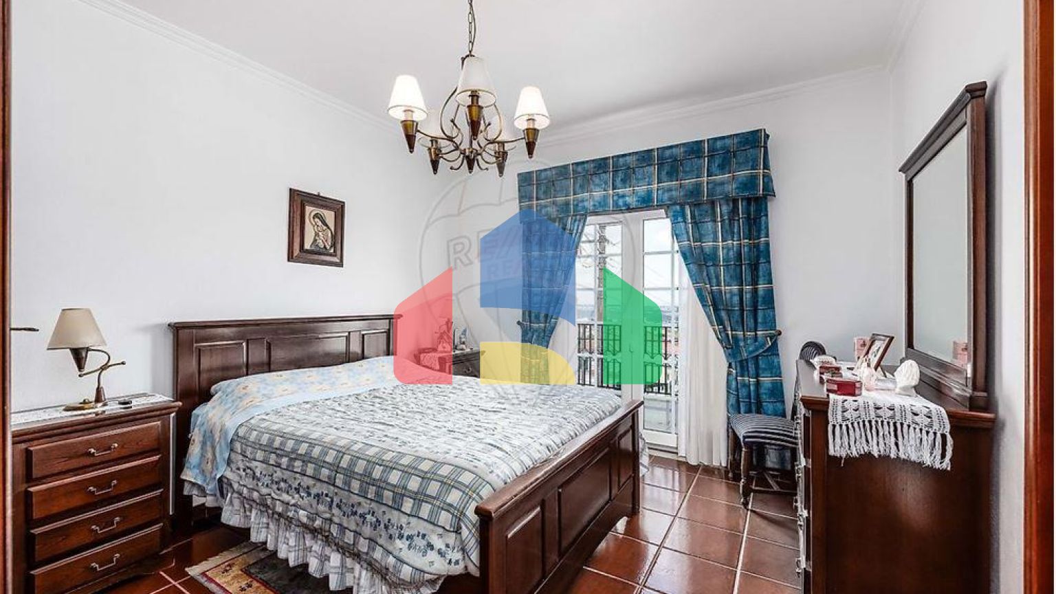 Residential - Single Family Home - T6 - Pontinha e Famões, Odivelas - PT