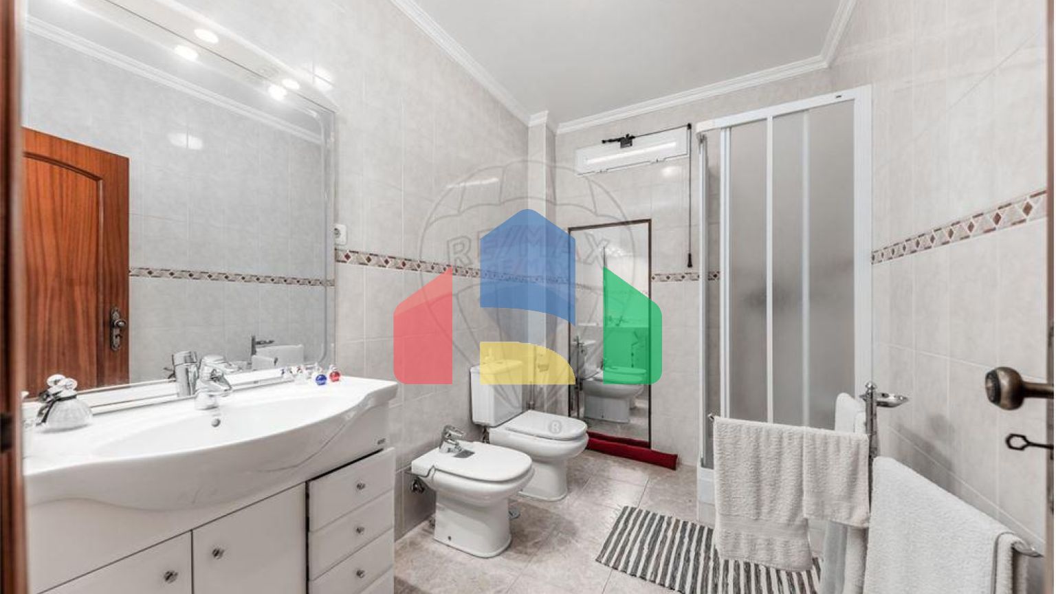 Residential - Single Family Home - T6 - Pontinha e Famões, Odivelas - PT