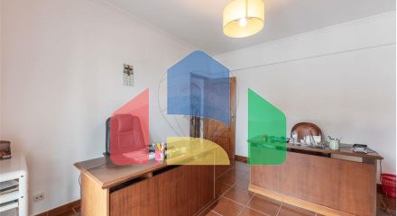 Residential - Single Family Home - T6 - Pontinha e Famões, Odivelas - PT